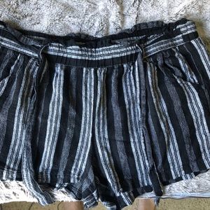 Linen Shorts Front Tie